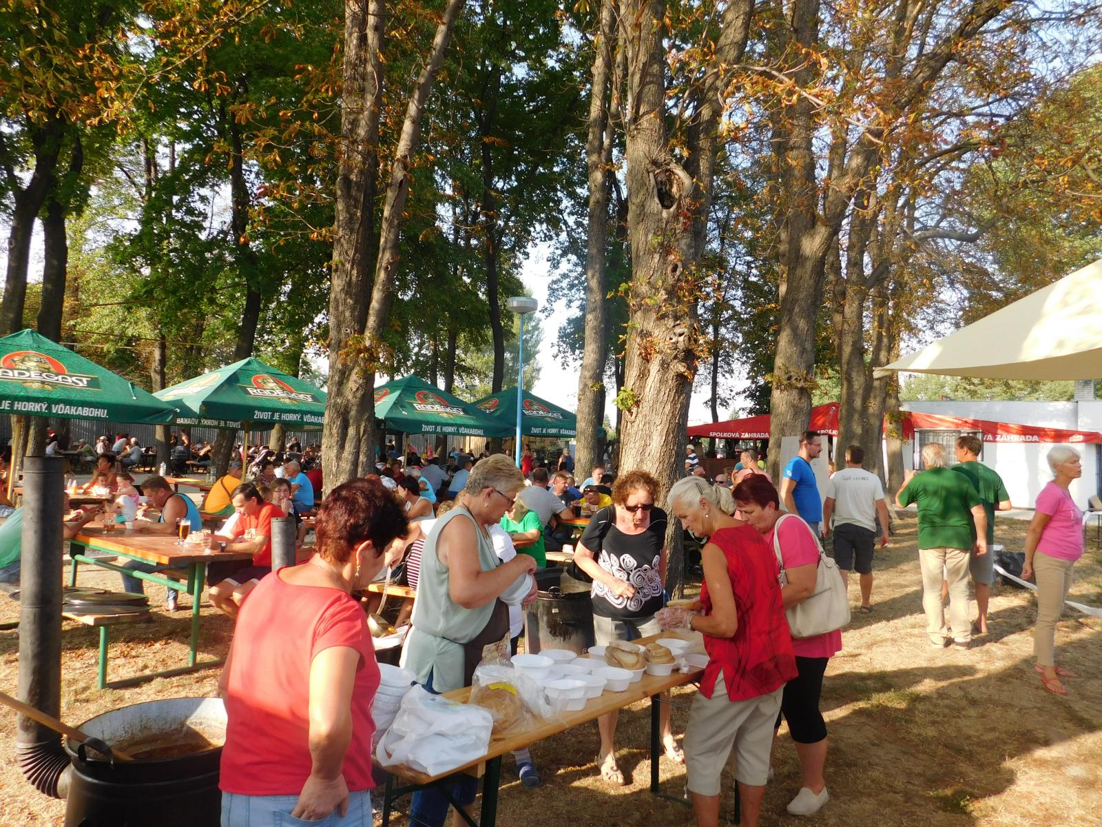Fotogaléria VARENIE GULAŠA 26.8.2017 - 2. časť (39) VARENIE GULAŠA 26.8.2017 - 2. časť